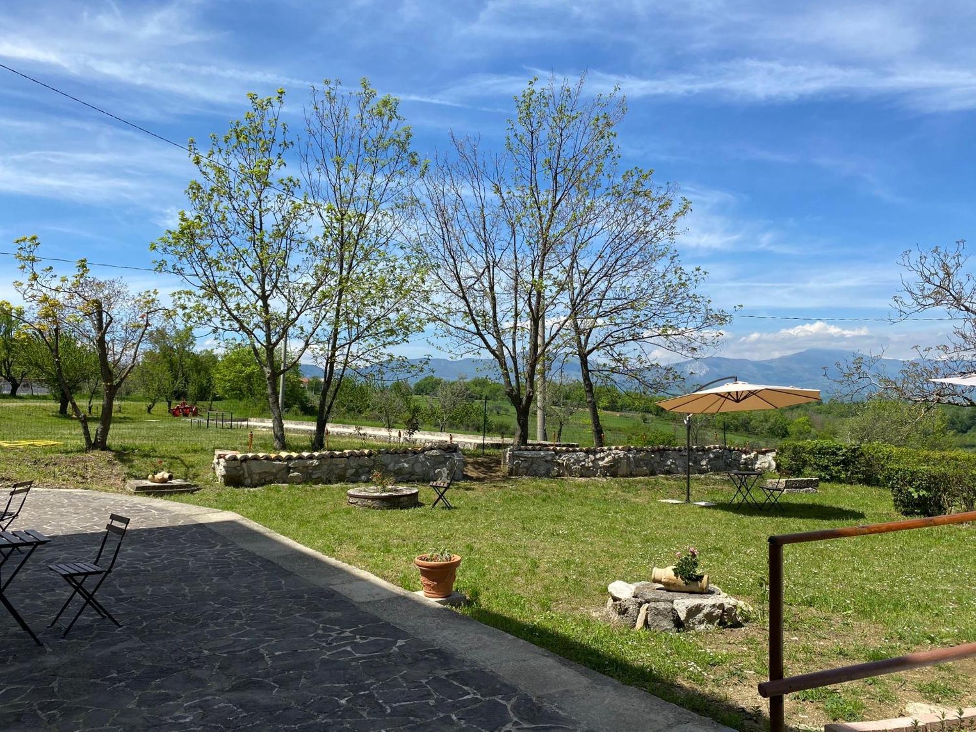 Bed&Breakfast La Ginestra Abbateggio ภายนอก รูปภาพ